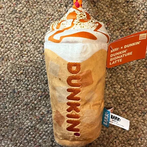 🎉 HP 🎉 🆕 Dunkin Donuts x Bark Dunkin Signature Latte Dog Toy - Picture 3 of 14